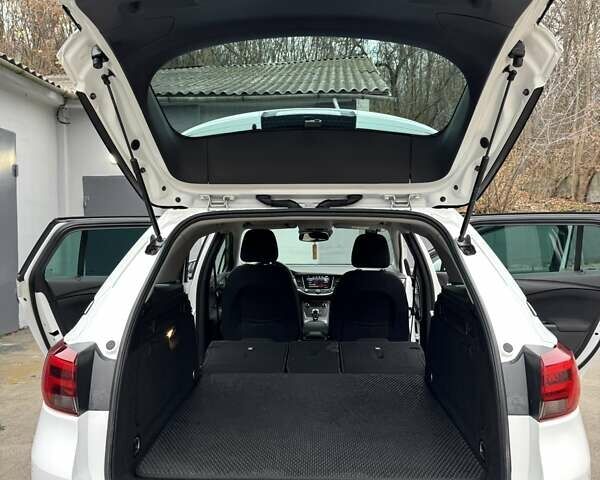 Белый Опель Астра, объемом двигателя 1.6 л и пробегом 223 тыс. км за 11000 $, фото 24 на Automoto.ua