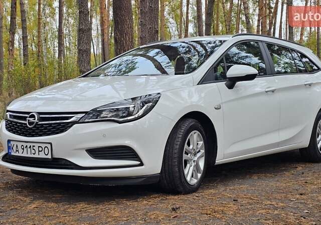 Опель Астра 2018 в Чернигове на Automoto.ua Белый Опель Астра, объемом двигателя 1.6 л и пробегом 248 тыс. км за 8999 $, фото 2 на Automoto.ua