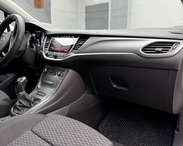 Белый Опель Астра, объемом двигателя 1.6 л и пробегом 223 тыс. км за 11000 $, фото 77 на Automoto.ua