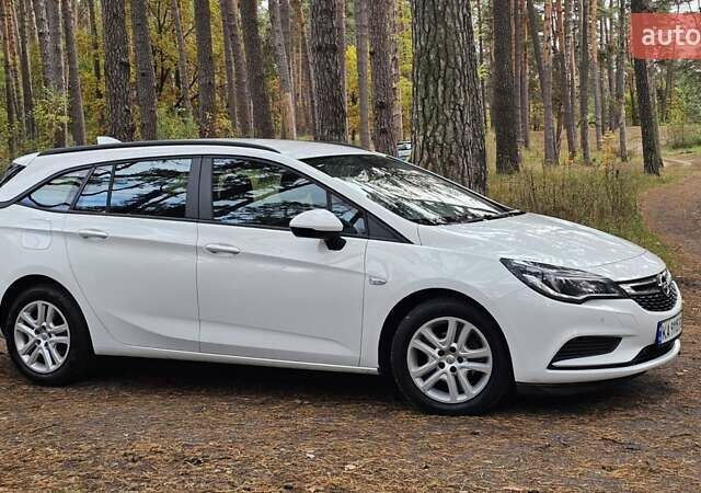 Опель Астра 2018 в Чернигове на Automoto.ua Белый Опель Астра, объемом двигателя 1.6 л и пробегом 248 тыс. км за 8999 $, фото 10 на Automoto.ua