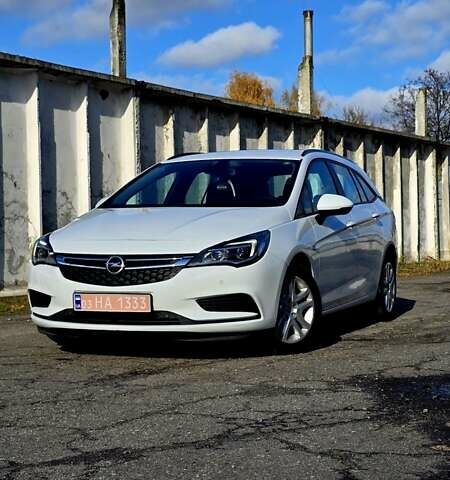 Білий Опель Астра, об'ємом двигуна 1.6 л та пробігом 132 тис. км за 12000 $, фото 1 на Automoto.ua