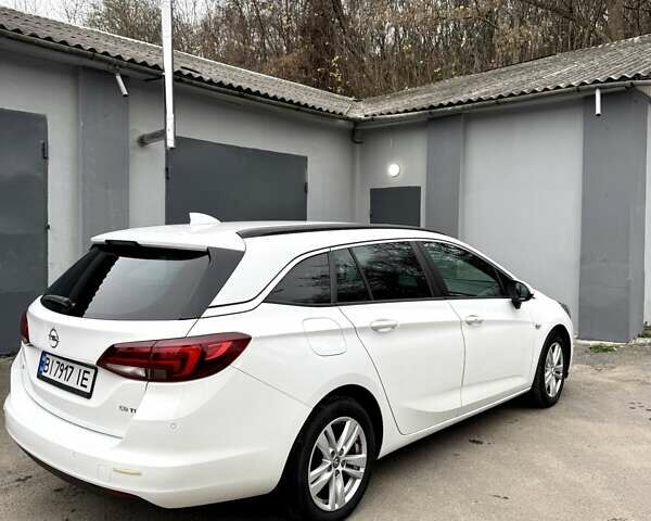 Белый Опель Астра, объемом двигателя 1.6 л и пробегом 223 тыс. км за 11000 $, фото 4 на Automoto.ua