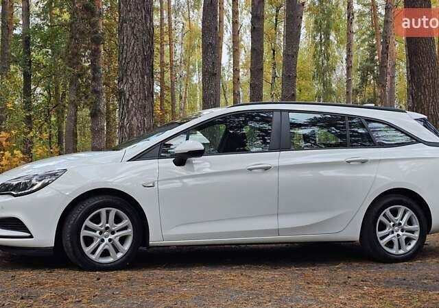 Опель Астра 2018 в Чернигове на Automoto.ua Белый Опель Астра, объемом двигателя 1.6 л и пробегом 248 тыс. км за 8999 $, фото 4 на Automoto.ua