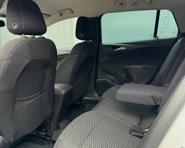 Белый Опель Астра, объемом двигателя 1.6 л и пробегом 223 тыс. км за 11000 $, фото 49 на Automoto.ua