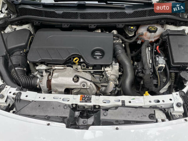 Белый Опель Астра, объемом двигателя 1.6 л и пробегом 221 тыс. км за 10600 $, фото 40 на Automoto.ua