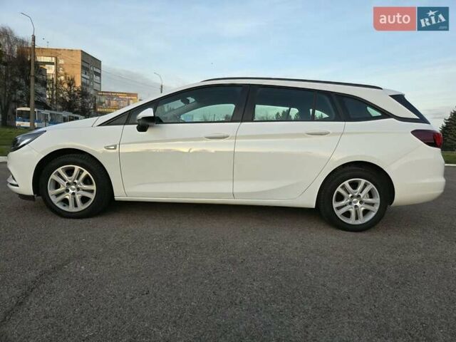 Белый Опель Астра, объемом двигателя 1.6 л и пробегом 178 тыс. км за 9999 $, фото 14 на Automoto.ua