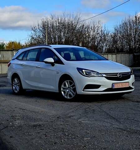 Білий Опель Астра, об'ємом двигуна 1.6 л та пробігом 132 тис. км за 12000 $, фото 8 на Automoto.ua