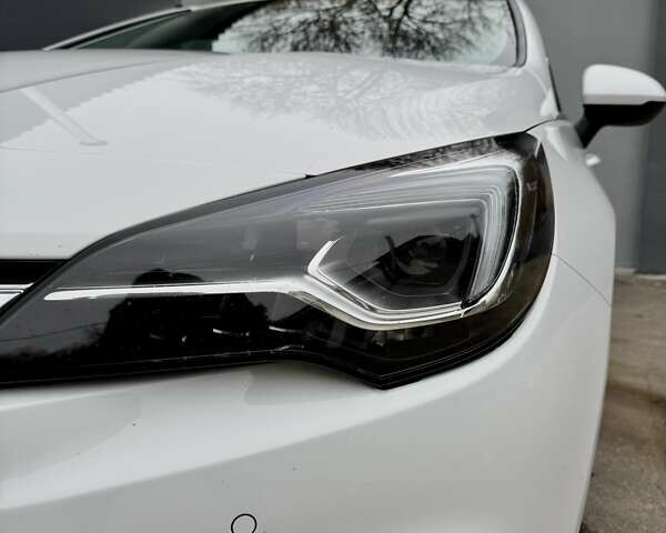 Белый Опель Астра, объемом двигателя 1.6 л и пробегом 223 тыс. км за 11000 $, фото 6 на Automoto.ua