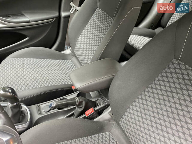 Белый Опель Астра, объемом двигателя 1.6 л и пробегом 221 тыс. км за 10600 $, фото 37 на Automoto.ua