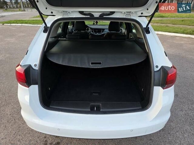 Белый Опель Астра, объемом двигателя 1.6 л и пробегом 178 тыс. км за 9999 $, фото 41 на Automoto.ua