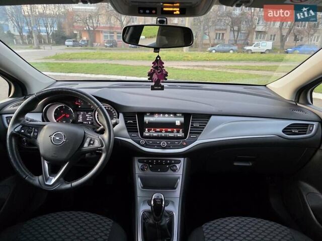 Белый Опель Астра, объемом двигателя 1.6 л и пробегом 178 тыс. км за 9999 $, фото 36 на Automoto.ua