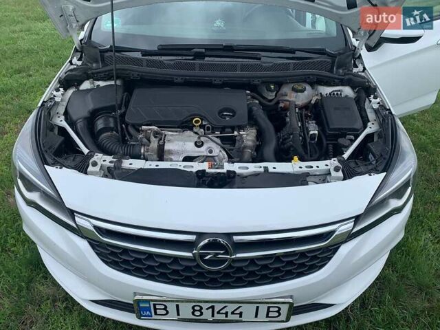 Белый Опель Астра, объемом двигателя 1.6 л и пробегом 159 тыс. км за 12100 $, фото 2 на Automoto.ua