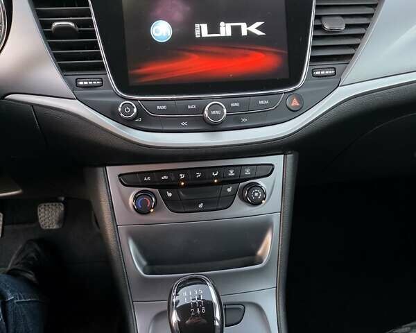 Белый Опель Астра, объемом двигателя 1.6 л и пробегом 178 тыс. км за 9999 $, фото 38 на Automoto.ua