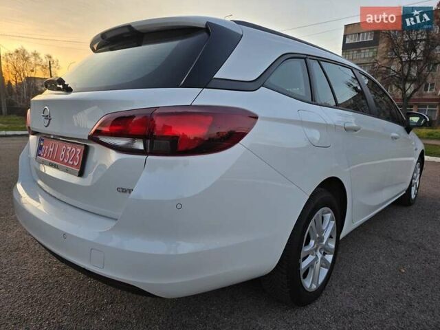 Белый Опель Астра, объемом двигателя 1.6 л и пробегом 178 тыс. км за 9999 $, фото 19 на Automoto.ua