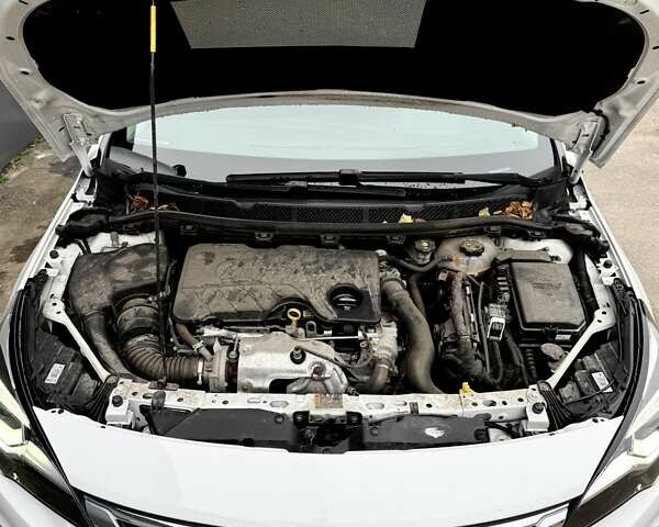 Белый Опель Астра, объемом двигателя 1.6 л и пробегом 223 тыс. км за 11000 $, фото 28 на Automoto.ua