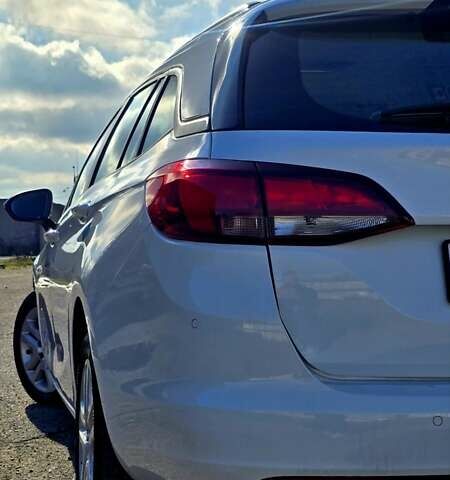 Білий Опель Астра, об'ємом двигуна 1.6 л та пробігом 132 тис. км за 12000 $, фото 3 на Automoto.ua