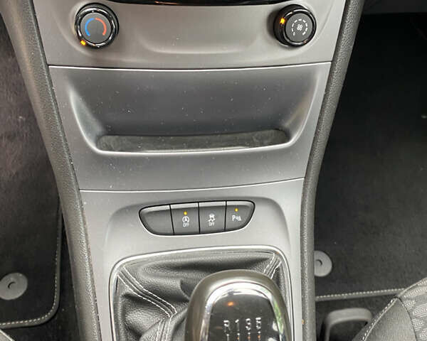 Белый Опель Астра, объемом двигателя 1.6 л и пробегом 221 тыс. км за 10600 $, фото 35 на Automoto.ua