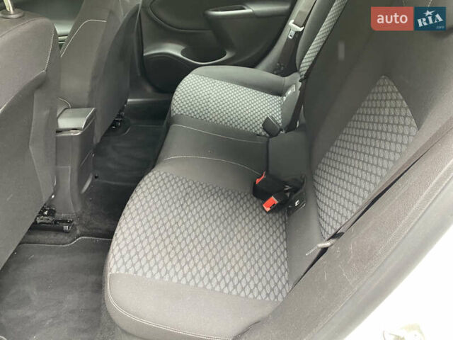 Белый Опель Астра, объемом двигателя 1.6 л и пробегом 221 тыс. км за 10600 $, фото 29 на Automoto.ua