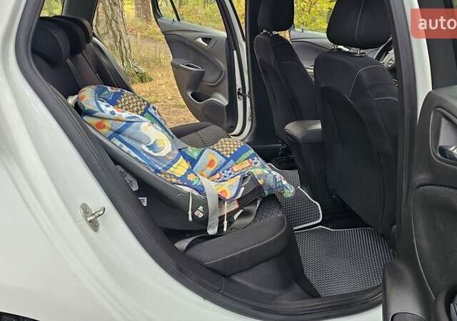 Опель Астра 2018 в Чернигове на Automoto.ua Белый Опель Астра, объемом двигателя 1.6 л и пробегом 248 тыс. км за 8999 $, фото 30 на Automoto.ua