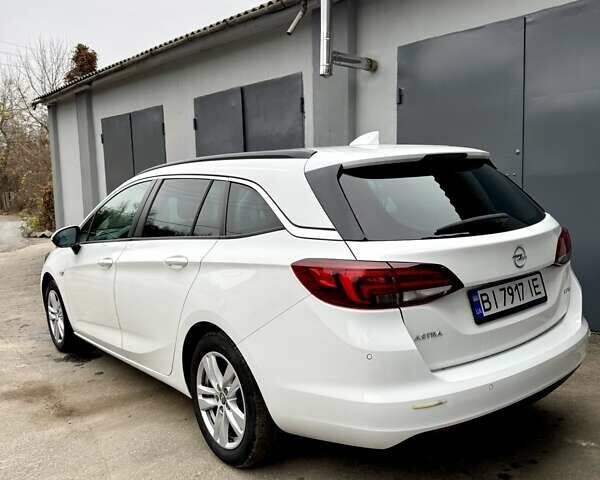 Белый Опель Астра, объемом двигателя 1.6 л и пробегом 223 тыс. км за 11000 $, фото 2 на Automoto.ua