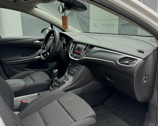 Белый Опель Астра, объемом двигателя 1.6 л и пробегом 223 тыс. км за 11000 $, фото 75 на Automoto.ua