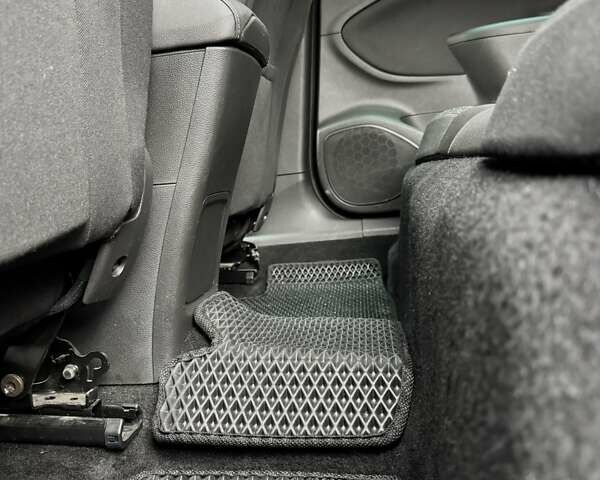 Белый Опель Астра, объемом двигателя 1.6 л и пробегом 223 тыс. км за 11000 $, фото 54 на Automoto.ua