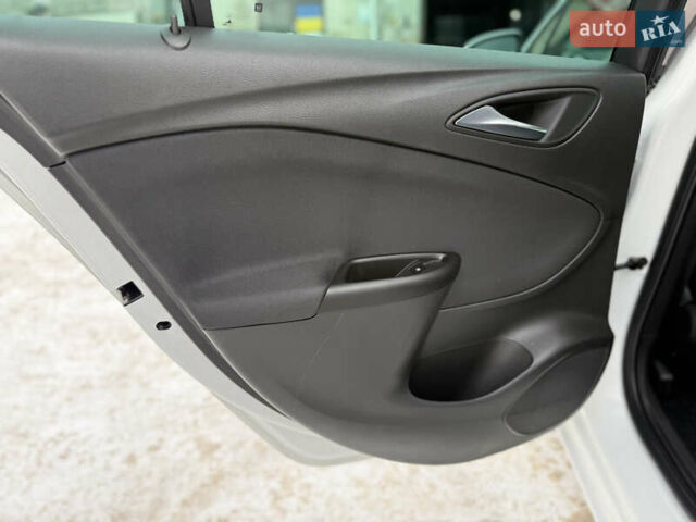 Білий Опель Астра, об'ємом двигуна 1.6 л та пробігом 151 тис. км за 11500 $, фото 43 на Automoto.ua