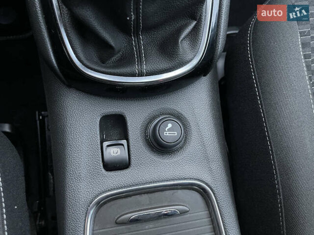 Білий Опель Астра, об'ємом двигуна 1.6 л та пробігом 189 тис. км за 10999 $, фото 44 на Automoto.ua