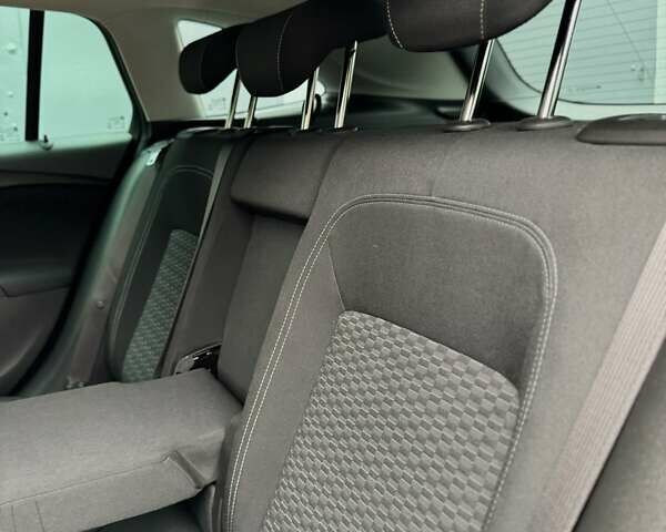 Белый Опель Астра, объемом двигателя 1.6 л и пробегом 223 тыс. км за 11000 $, фото 52 на Automoto.ua