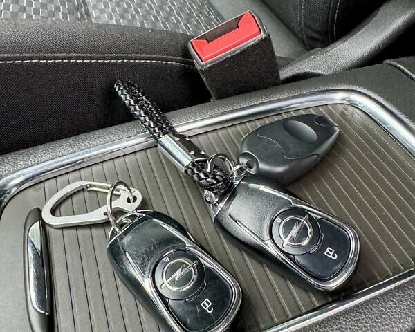 Белый Опель Астра, объемом двигателя 1.6 л и пробегом 223 тыс. км за 11000 $, фото 42 на Automoto.ua