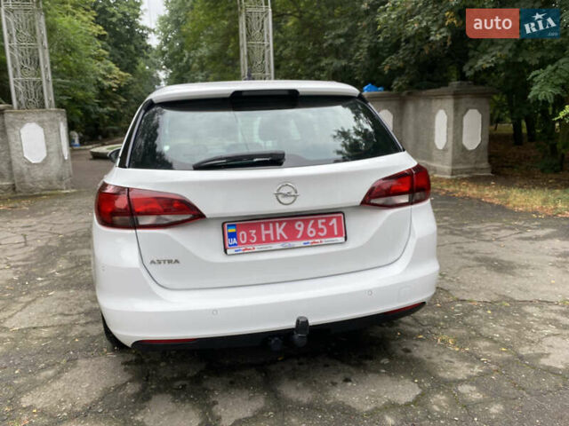 Белый Опель Астра, объемом двигателя 1.6 л и пробегом 221 тыс. км за 10600 $, фото 11 на Automoto.ua