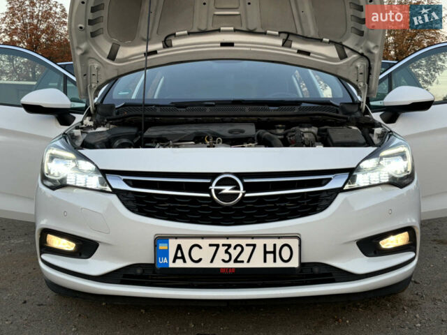 Белый Опель Астра, объемом двигателя 1.6 л и пробегом 230 тыс. км за 9999 $, фото 57 на Automoto.ua