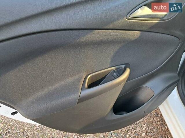 Білий Опель Астра, об'ємом двигуна 1.6 л та пробігом 134 тис. км за 15119 $, фото 59 на Automoto.ua