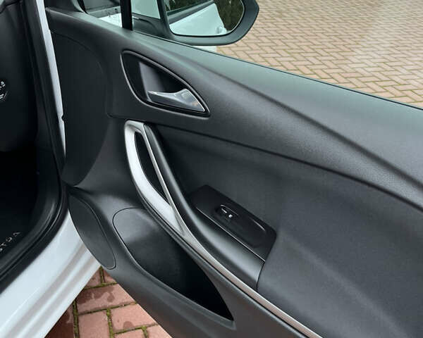 Белый Опель Астра, объемом двигателя 1.6 л и пробегом 129 тыс. км за 10500 $, фото 36 на Automoto.ua