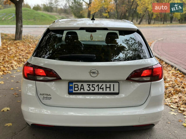 Опель Астра 2019 в Кропивницком (Кировограде) на Automoto.ua Белый Опель Астра, объемом двигателя 1.6 л и пробегом 217 тыс. км за 11500 $, фото 6 на Automoto.ua