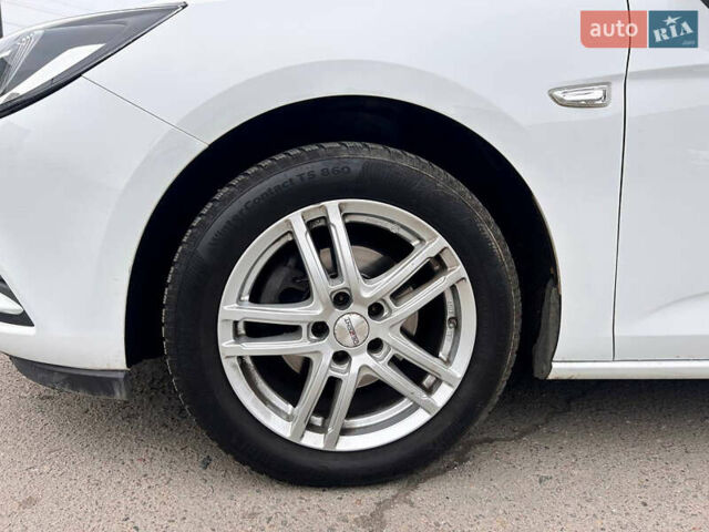 Белый Опель Астра, объемом двигателя 1.6 л и пробегом 195 тыс. км за 9899 $, фото 31 на Automoto.ua