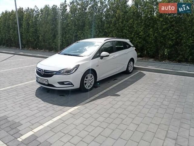 Білий Опель Астра, об'ємом двигуна 1.6 л та пробігом 134 тис. км за 15119 $, фото 1 на Automoto.ua