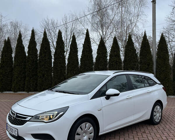 Белый Опель Астра, объемом двигателя 1.6 л и пробегом 129 тыс. км за 10500 $, фото 2 на Automoto.ua