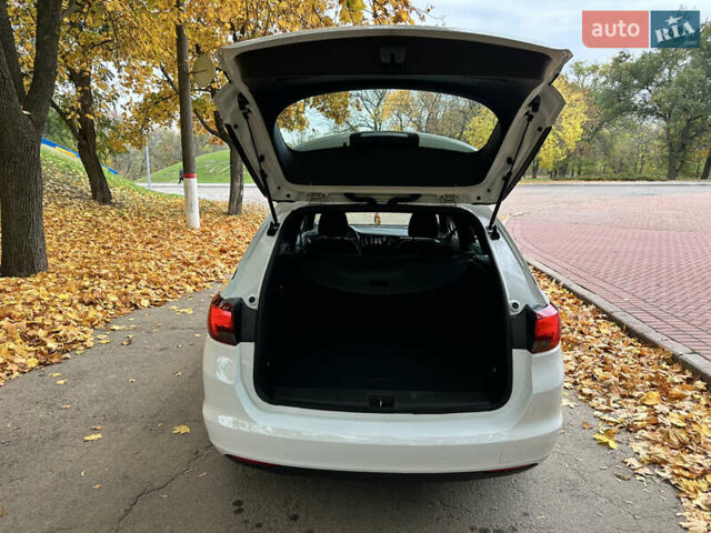 Опель Астра 2019 в Кропивницком (Кировограде) на Automoto.ua Белый Опель Астра, объемом двигателя 1.6 л и пробегом 217 тыс. км за 11500 $, фото 19 на Automoto.ua
