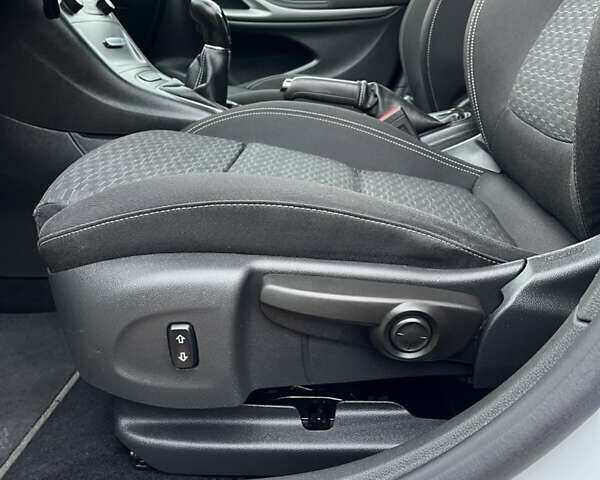 Белый Опель Астра, объемом двигателя 1.6 л и пробегом 129 тыс. км за 10500 $, фото 25 на Automoto.ua