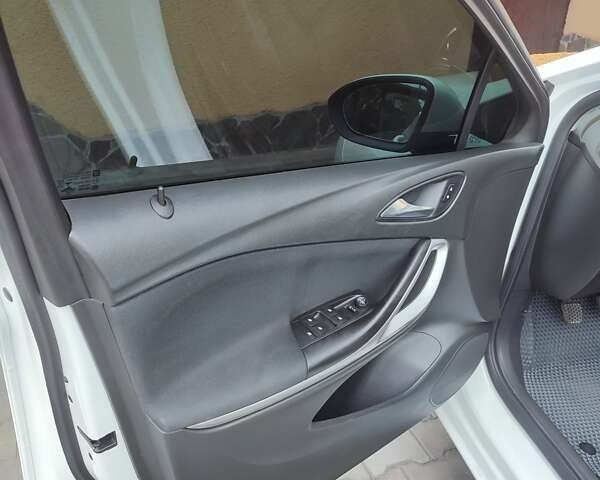 Белый Опель Астра, объемом двигателя 1.6 л и пробегом 215 тыс. км за 11600 $, фото 25 на Automoto.ua