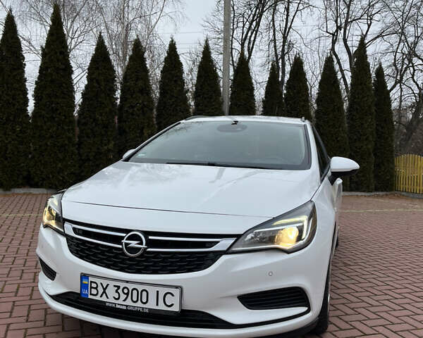 Белый Опель Астра, объемом двигателя 1.6 л и пробегом 129 тыс. км за 10500 $, фото 4 на Automoto.ua