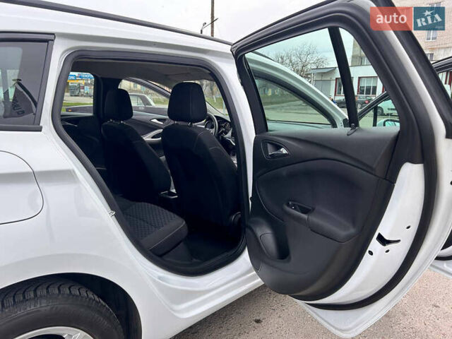 Белый Опель Астра, объемом двигателя 1.6 л и пробегом 195 тыс. км за 9899 $, фото 26 на Automoto.ua