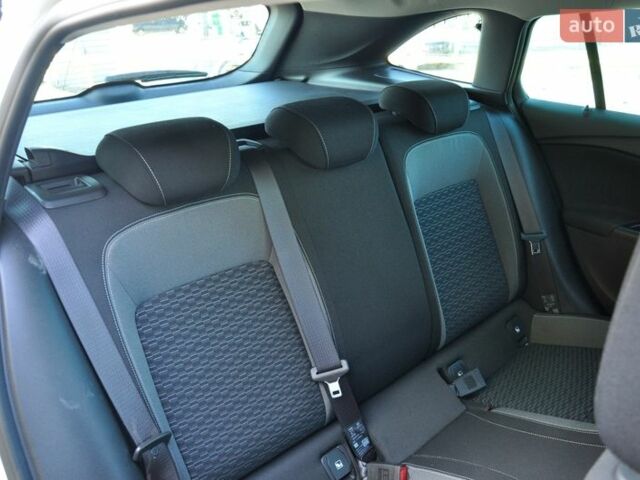 Белый Опель Астра, объемом двигателя 1.5 л и пробегом 105 тыс. км за 11999 $, фото 23 на Automoto.ua