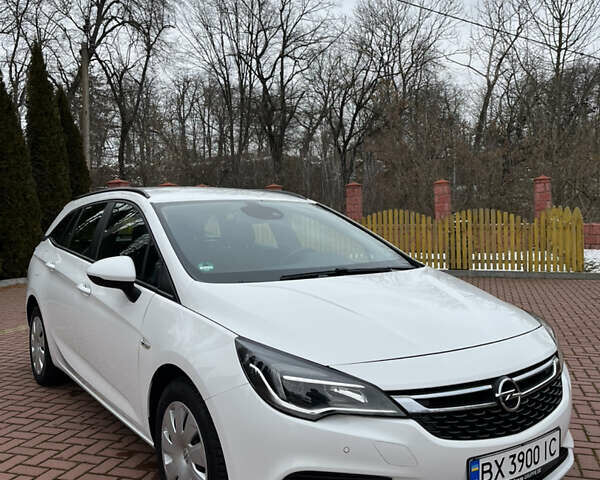 Белый Опель Астра, объемом двигателя 1.6 л и пробегом 129 тыс. км за 10500 $, фото 43 на Automoto.ua