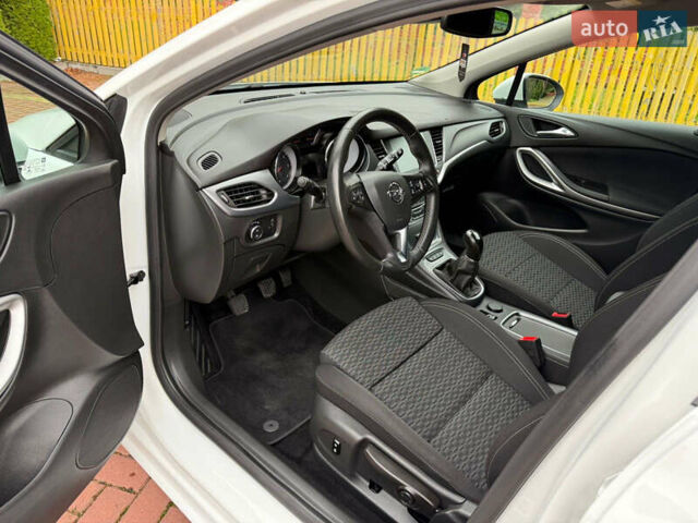 Белый Опель Астра, объемом двигателя 1.6 л и пробегом 152 тыс. км за 11100 $, фото 26 на Automoto.ua