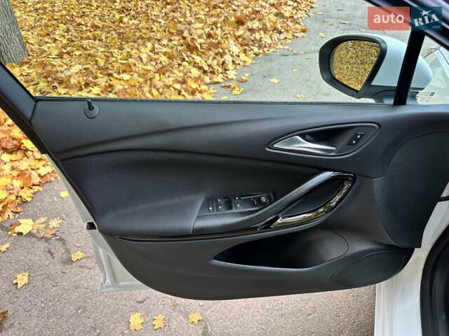 Опель Астра 2019 в Кропивницком (Кировограде) на Automoto.ua Белый Опель Астра, объемом двигателя 1.6 л и пробегом 217 тыс. км за 11500 $, фото 14 на Automoto.ua