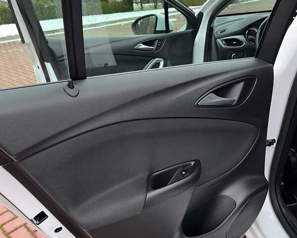 Белый Опель Астра, объемом двигателя 1.6 л и пробегом 129 тыс. км за 10500 $, фото 26 на Automoto.ua