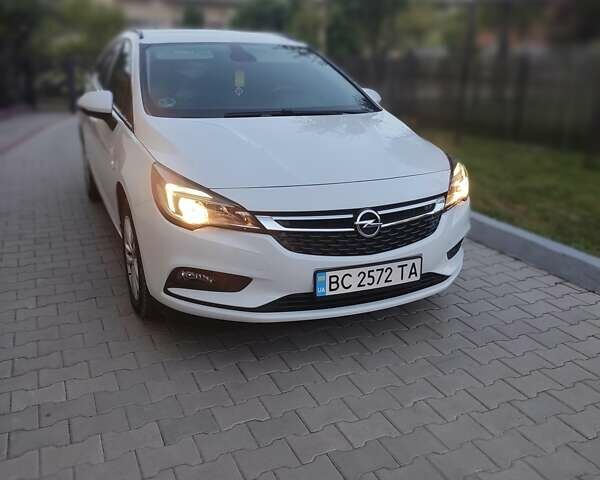 Белый Опель Астра, объемом двигателя 1.6 л и пробегом 215 тыс. км за 11600 $, фото 3 на Automoto.ua