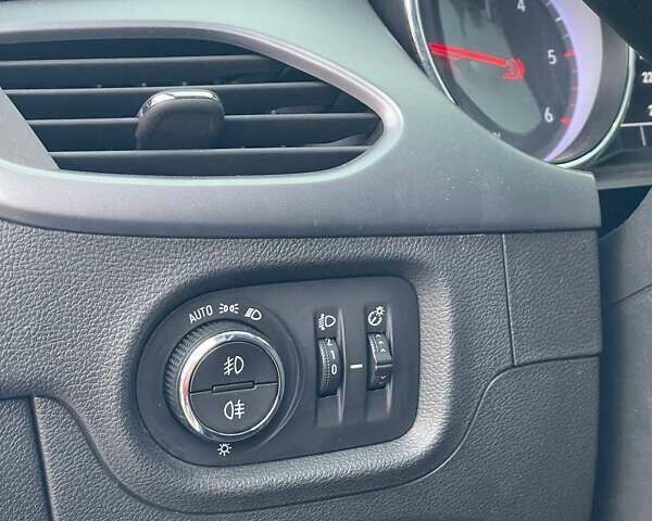 Білий Опель Астра, об'ємом двигуна 1.6 л та пробігом 198 тис. км за 11000 $, фото 9 на Automoto.ua